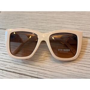 Steve Madden‎ cream & gold sunglasses. NWOT. Square.